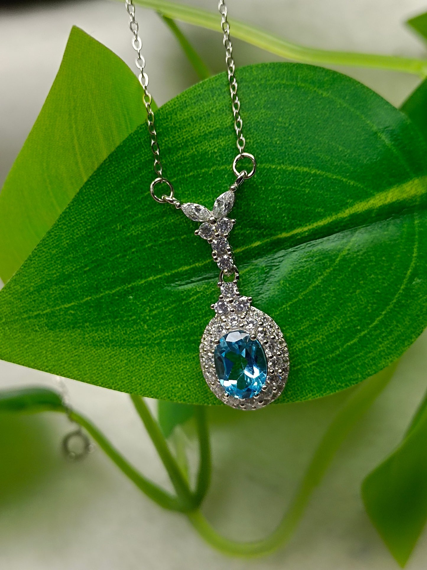 Exquisite Natural Swiss Blue Topaz Bracelet - Elegant Jewelry