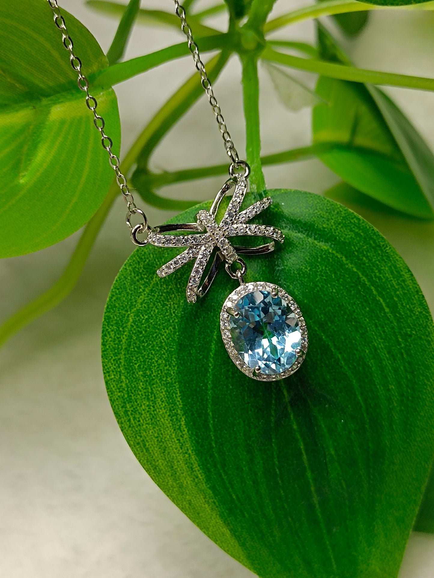Unique Topaz Bowknot Necklace - Enchanting Jewelry for the Youthful Spirit