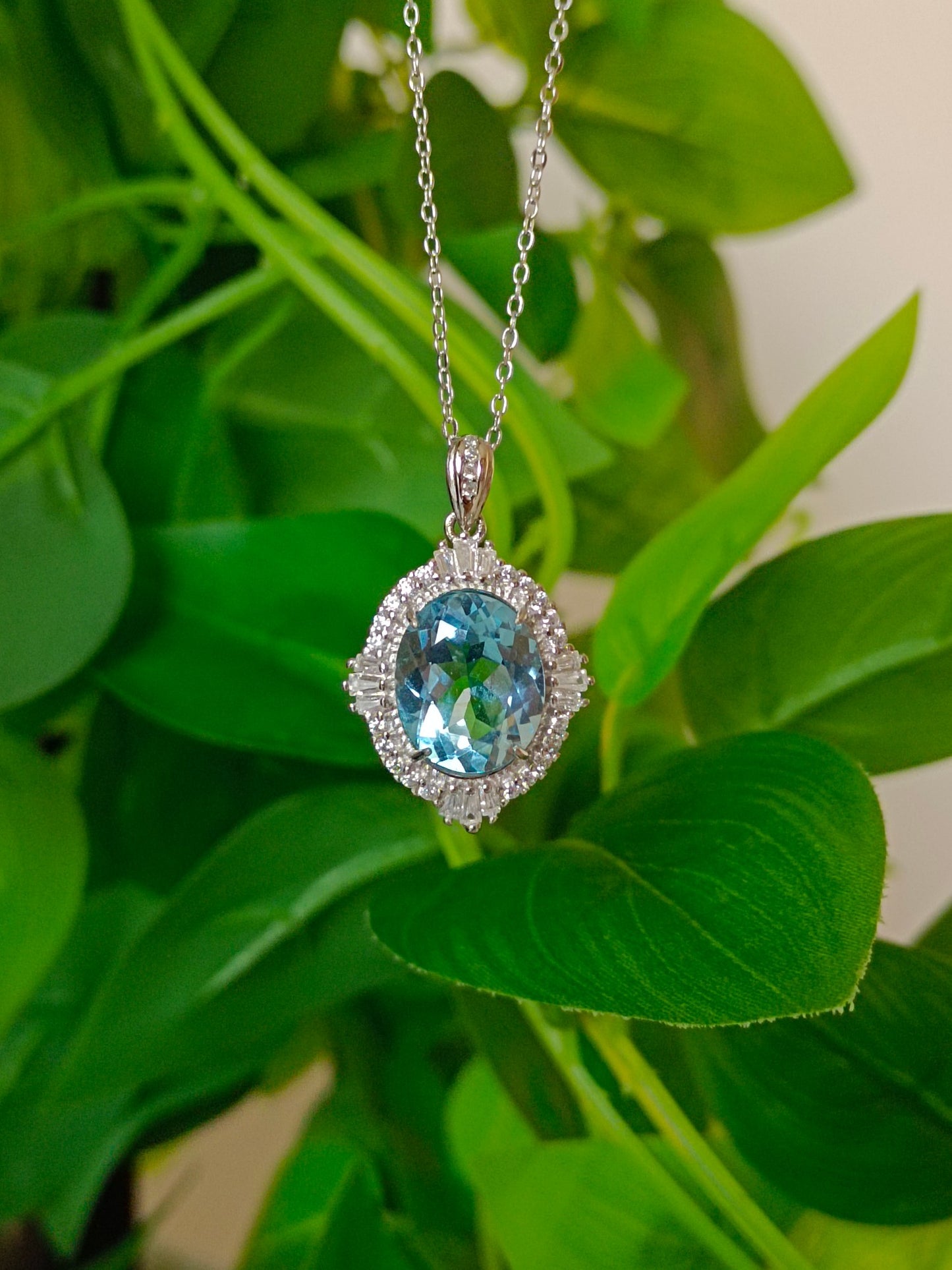 Exquisite Natural Topaz Pendant Jewelry