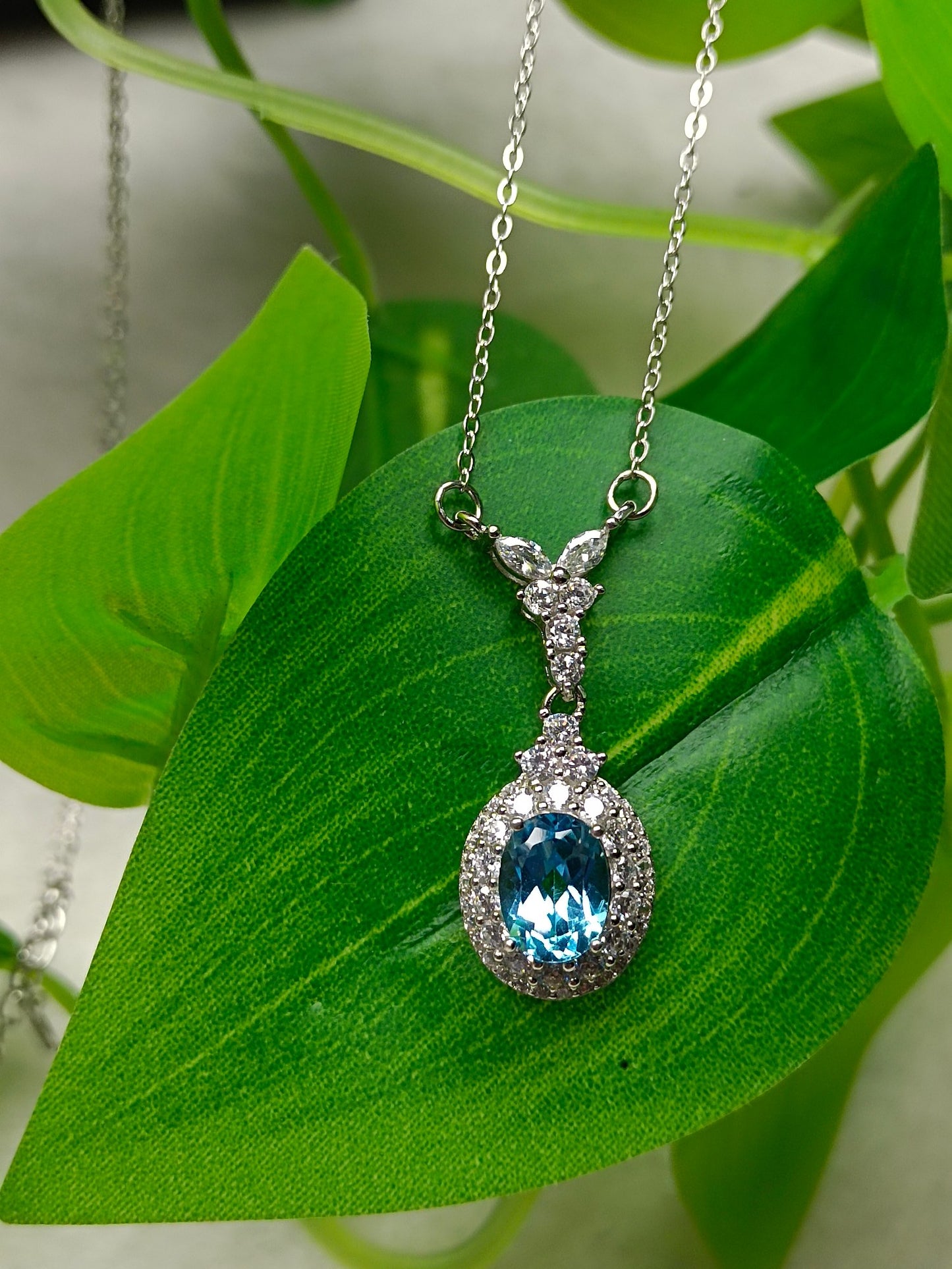 Exquisite Natural Swiss Blue Topaz Bracelet - Elegant Jewelry