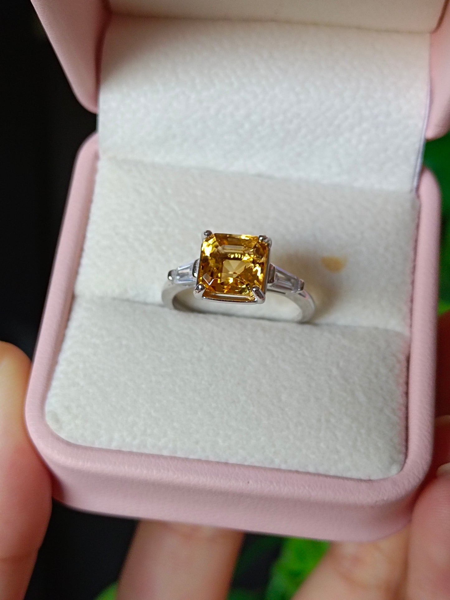 Squisito anello quadrato con citrino giallo naturale - Gioielleria raffinata