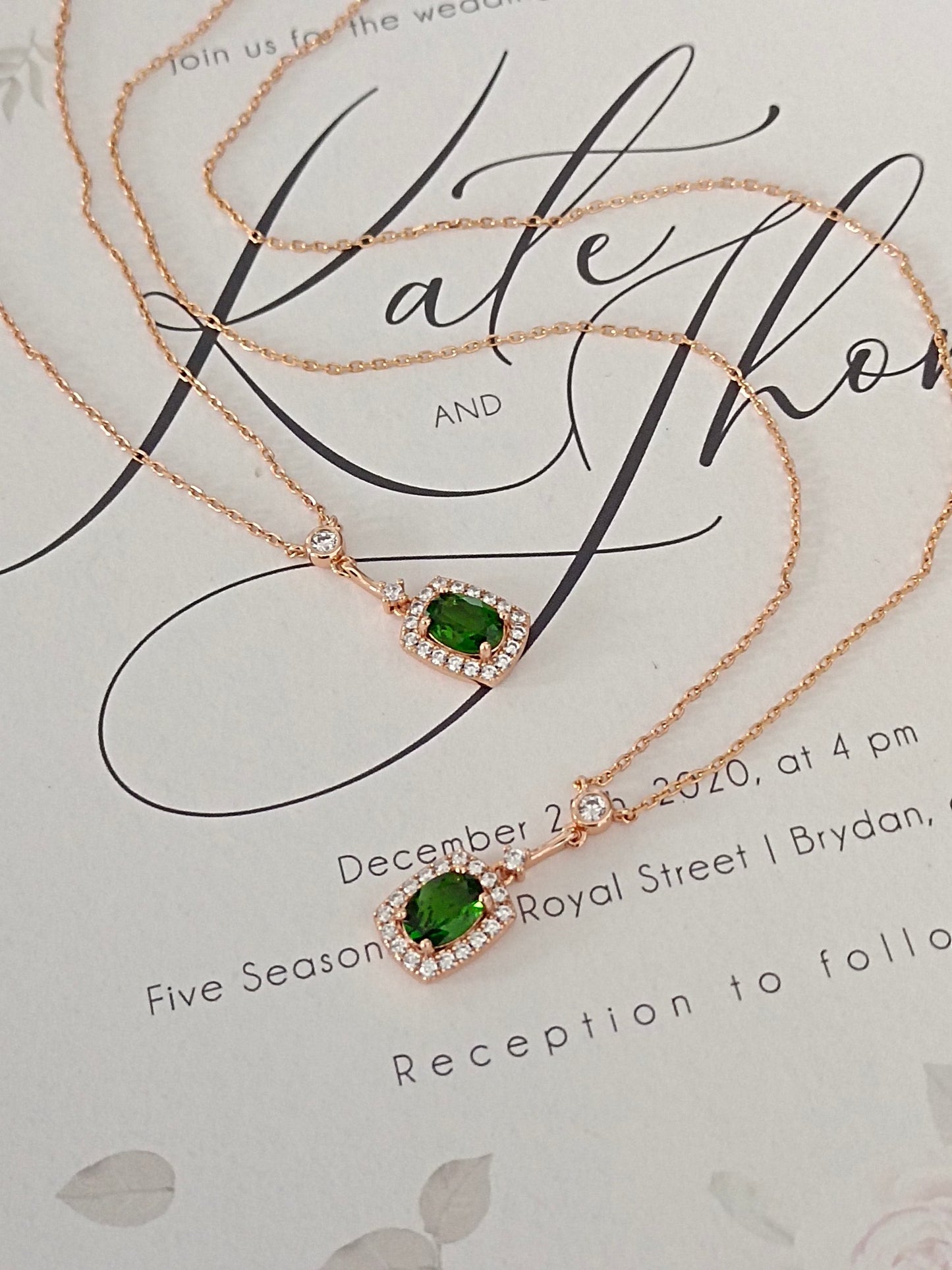 Collana con diopside naturale: un simbolo di speranza, salute e longevità nei gioielli