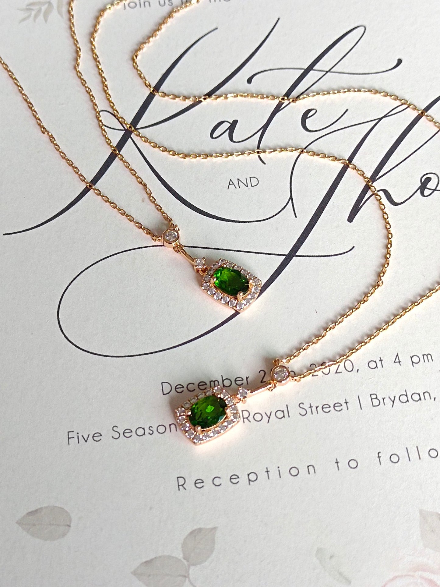 Collana con diopside naturale: un simbolo di speranza, salute e longevità nei gioielli