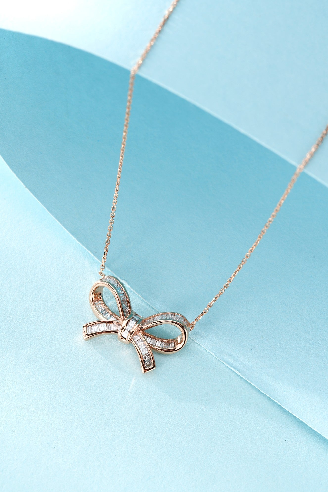18K Diamond Bowknot Necklace - Elegant Jewelry Piece - White Diamond Necklace