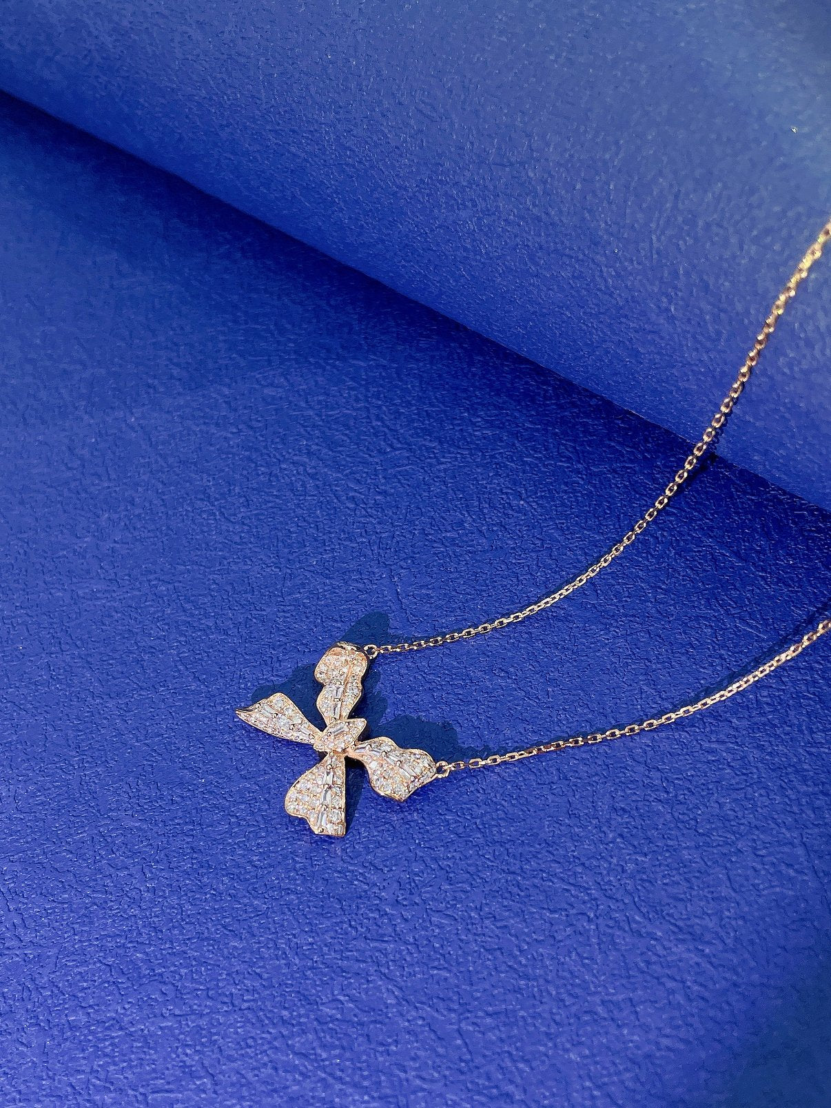 18K Diamond Bowknot Pendant Necklace - Elegant Jewelry Piece - White Diamond Necklace