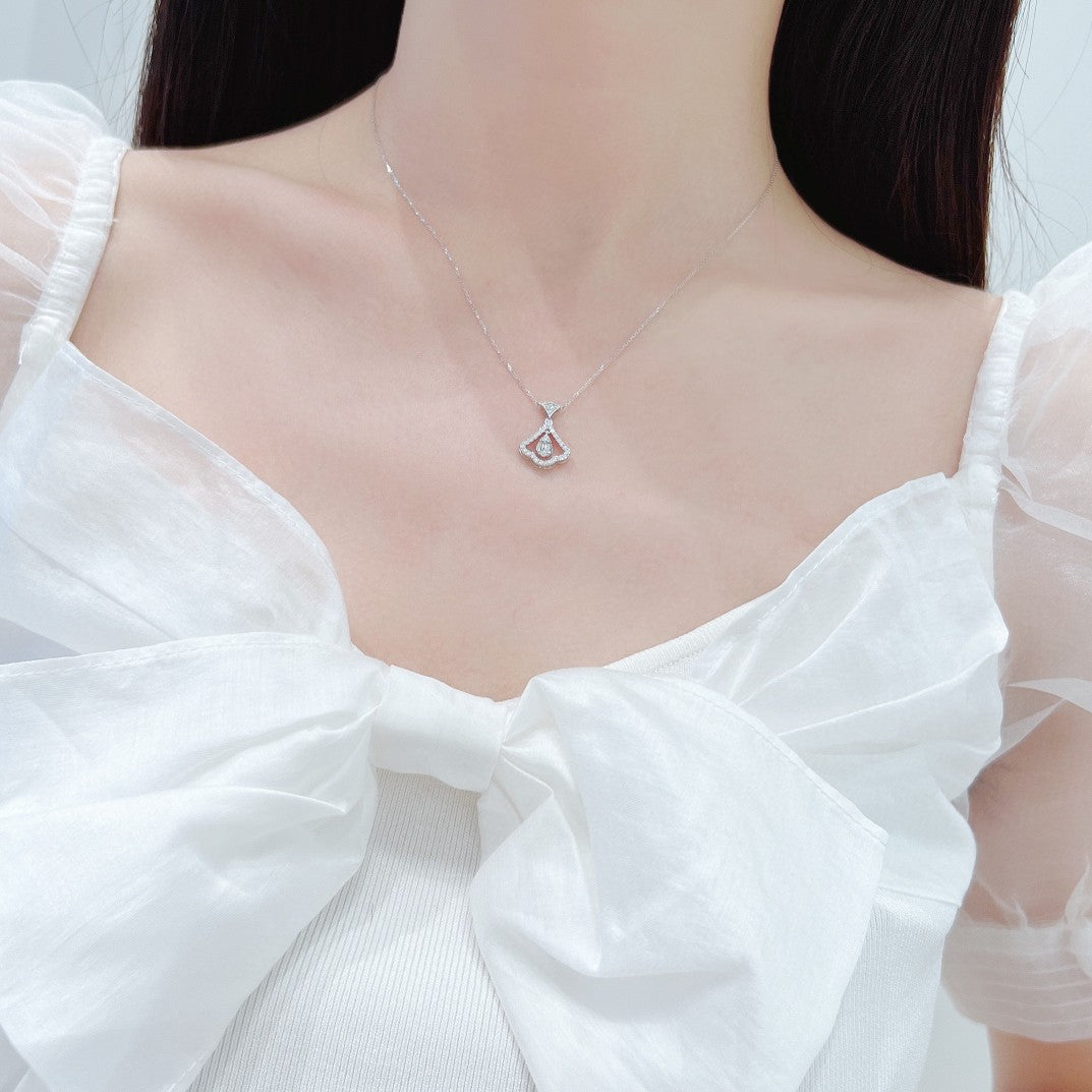 18K Diamond Enchanting Dress Necklace - Exquisite Jewelry Piece - White Diamond Necklace