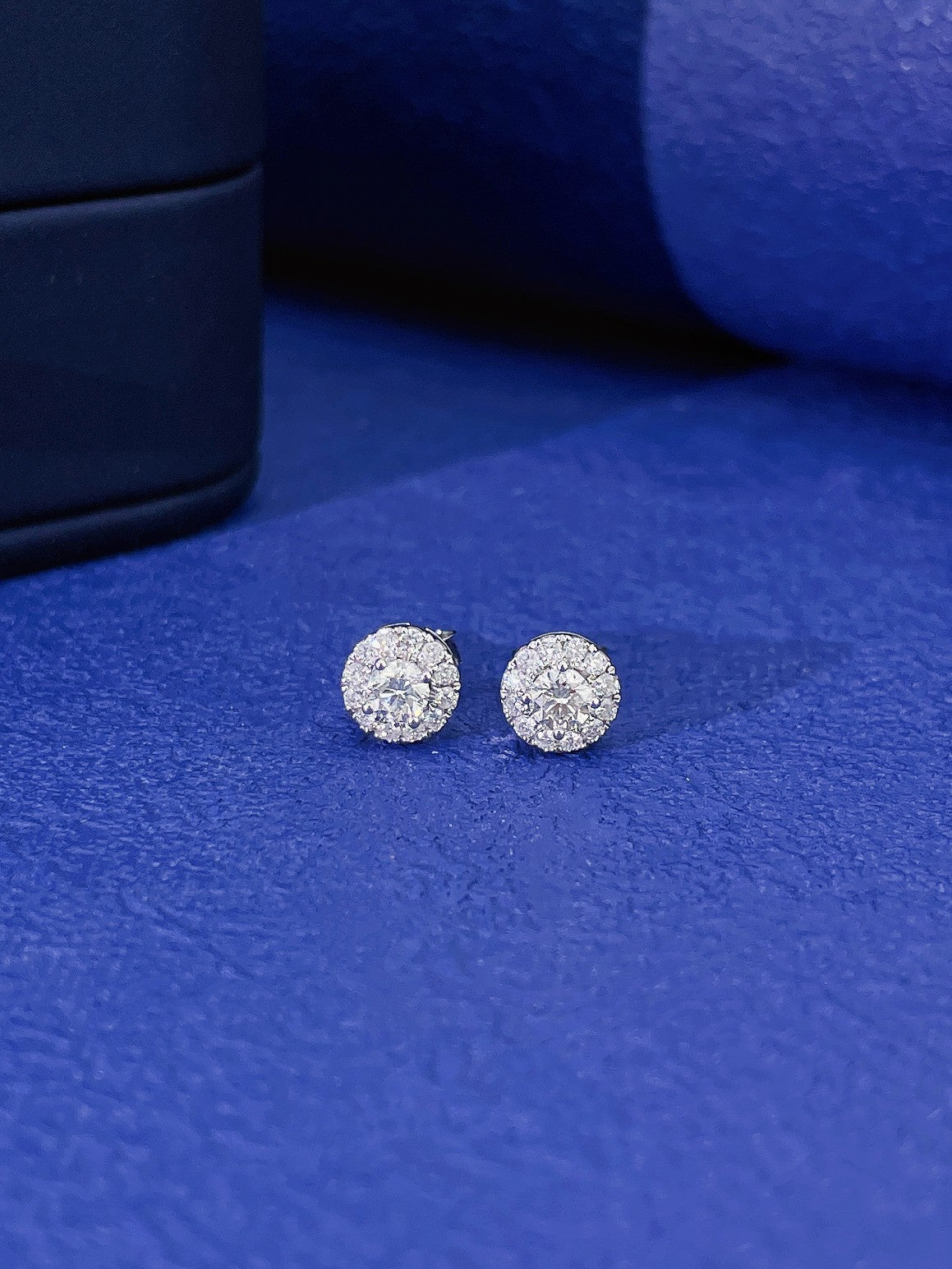 18K Diamond-Encrusted Earrings | Luxury Jewelry - Jeweler.Jewelry