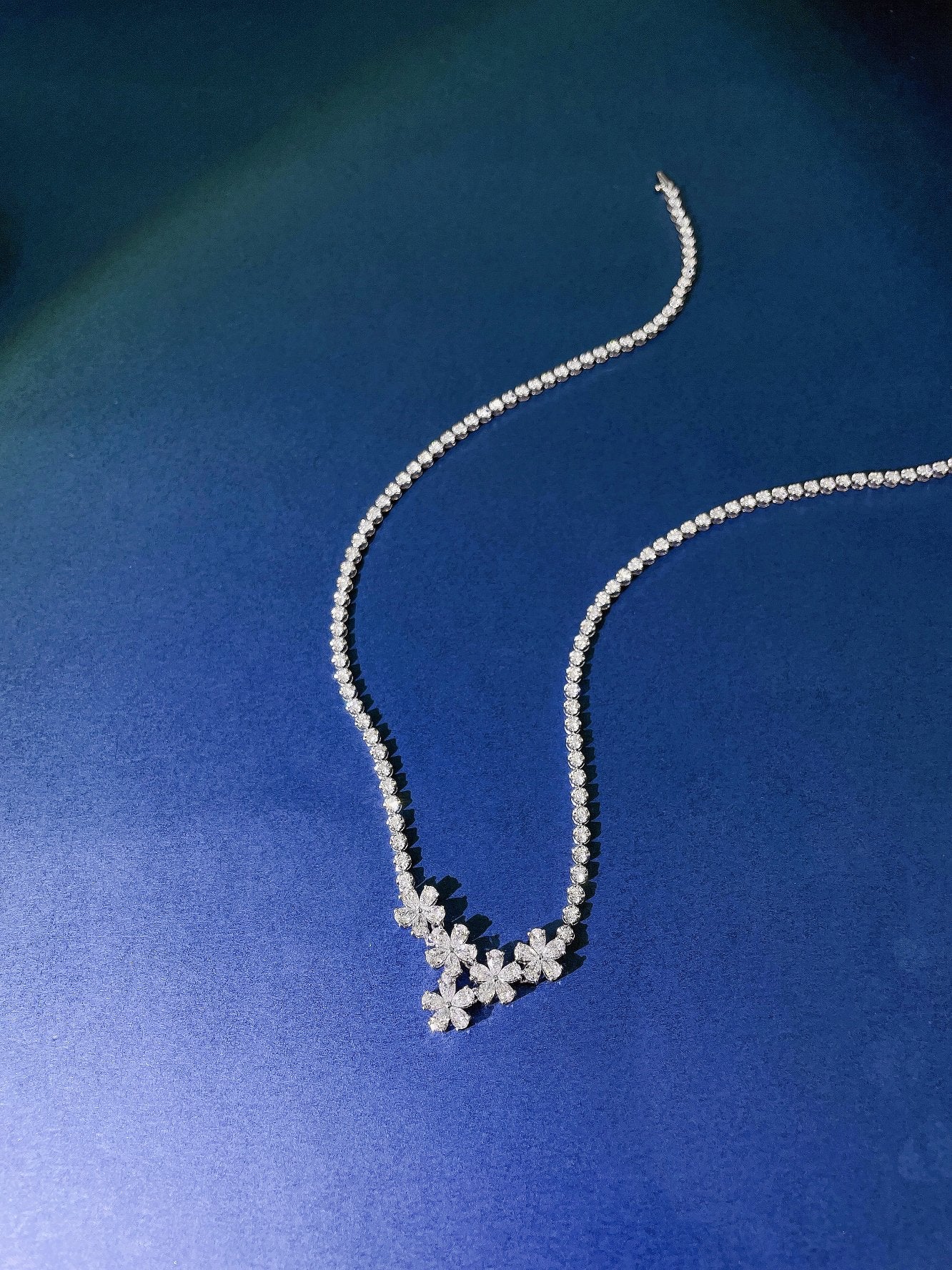 18K Diamond Full-Paved Five-Flower Pendant Necklace - Luxurious Jewelry - White Diamond Chain