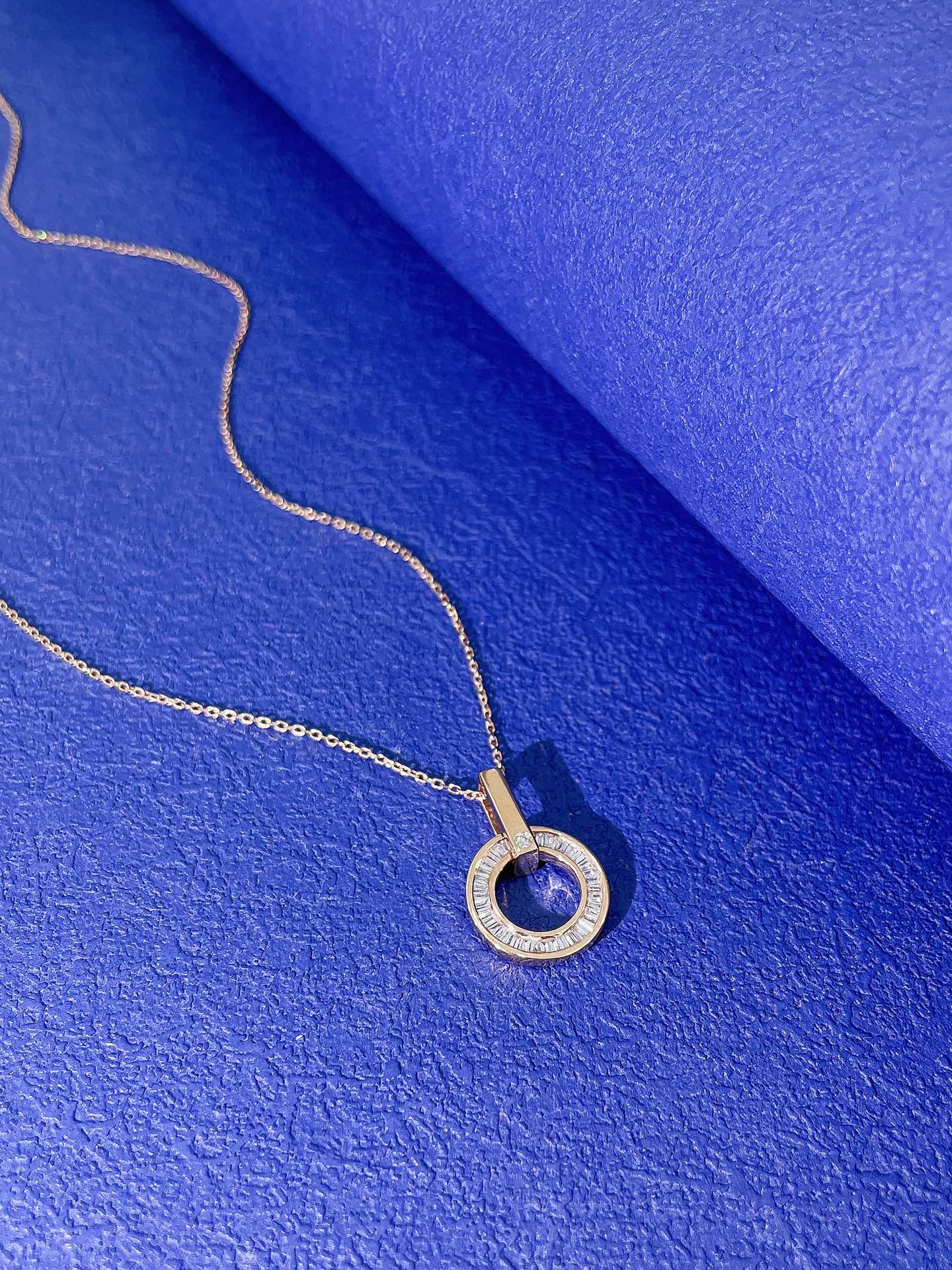 18K Diamond Halo Necklace - Luxurious Jewelry Piece - White Diamond Necklace