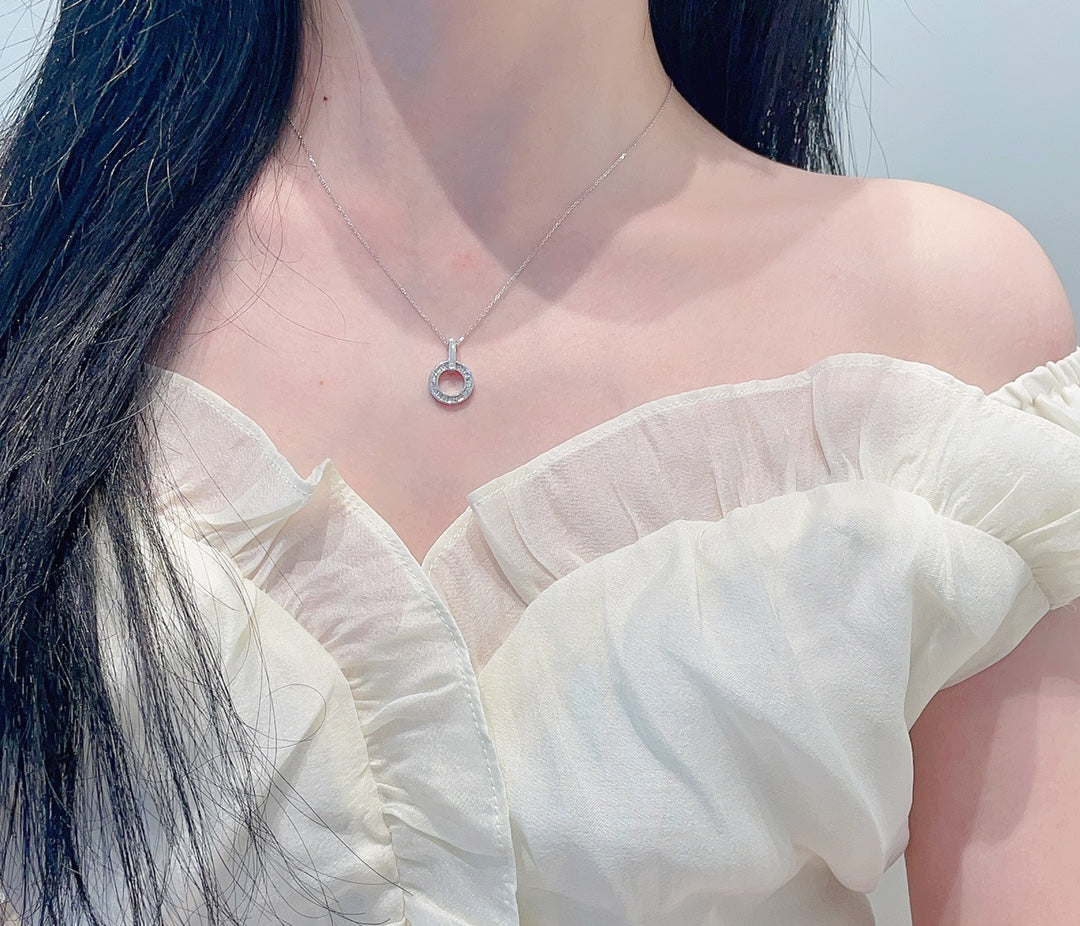 18K Diamond Halo Necklace - Luxurious Jewelry Piece - White Diamond Necklace