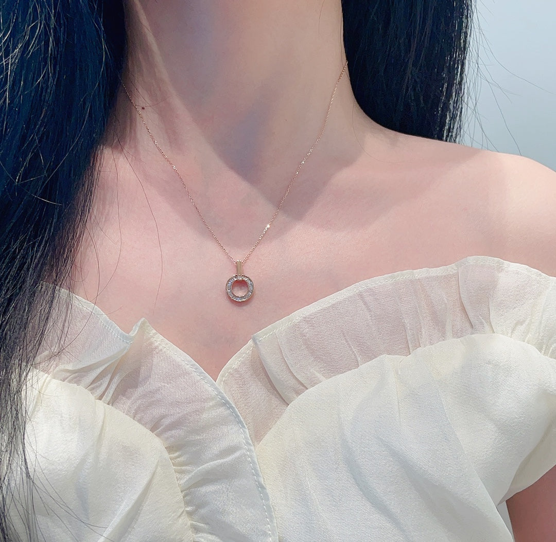 18K Diamond Halo Necklace - Luxurious Jewelry Piece - White Diamond Necklace