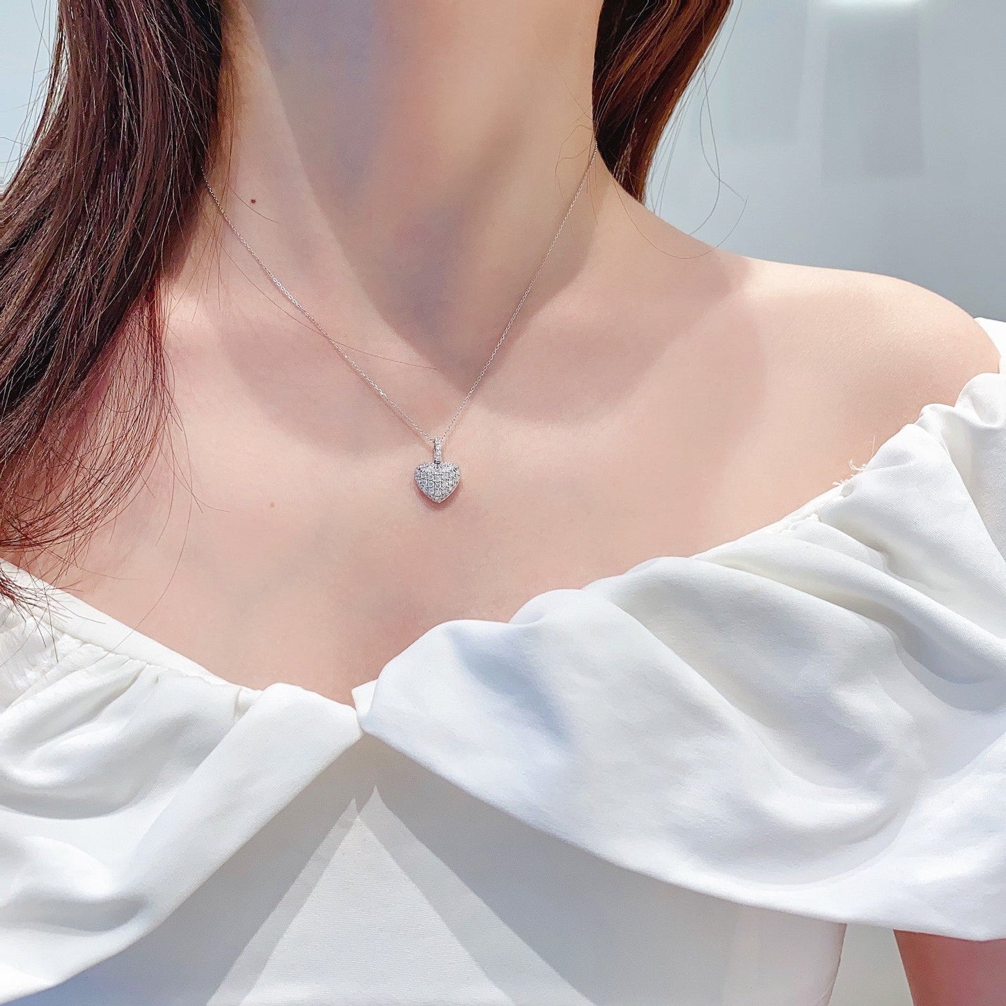 18K Diamond Heart Pendant Necklace - Luxurious Jewelry Piece - White Diamond Necklace