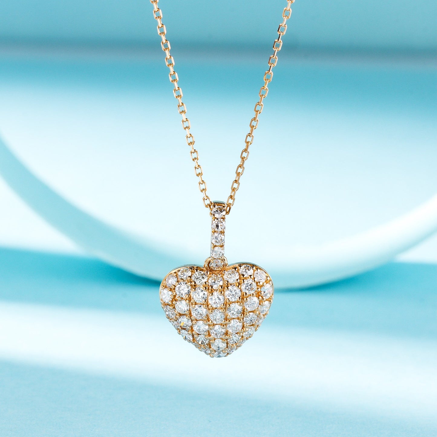 18K Diamond Heart Pendant Necklace - Luxurious Jewelry Piece - White Diamond Necklace