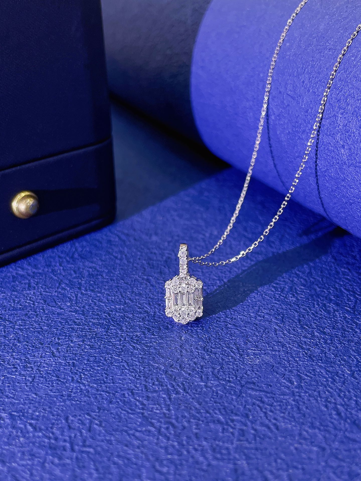 18K Diamond Hexagon Necklace – A Sparkling Jewelry Choice - White Diamond Necklace