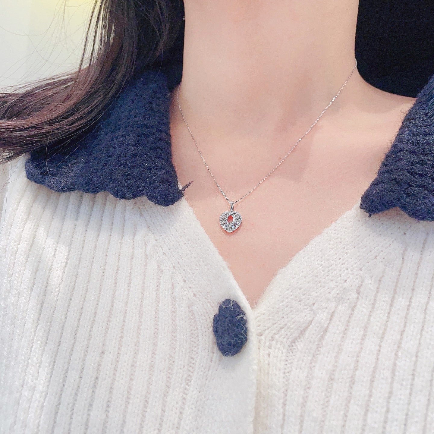 18K Diamond Hollow Heart Pendant Necklace - Exquisite Jewelry - White Diamond Necklace