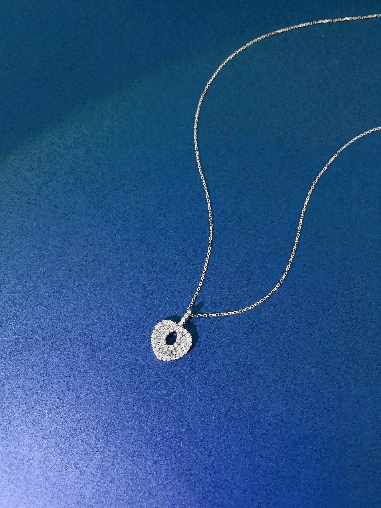 18K Diamond Hollow Heart Pendant Necklace - Exquisite Jewelry - White Diamond Necklace