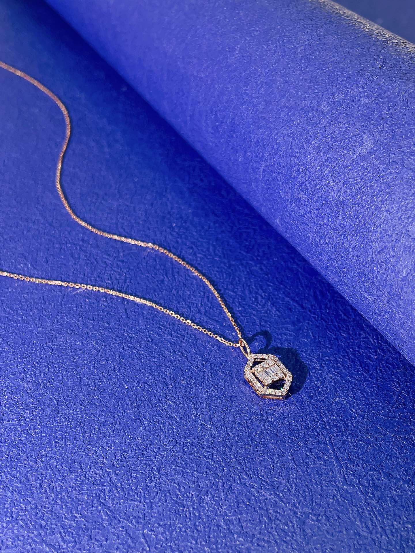 18K Diamond Hollow Shield Pendant Necklace - Elegant Jewelry Piece - White Diamond Necklace