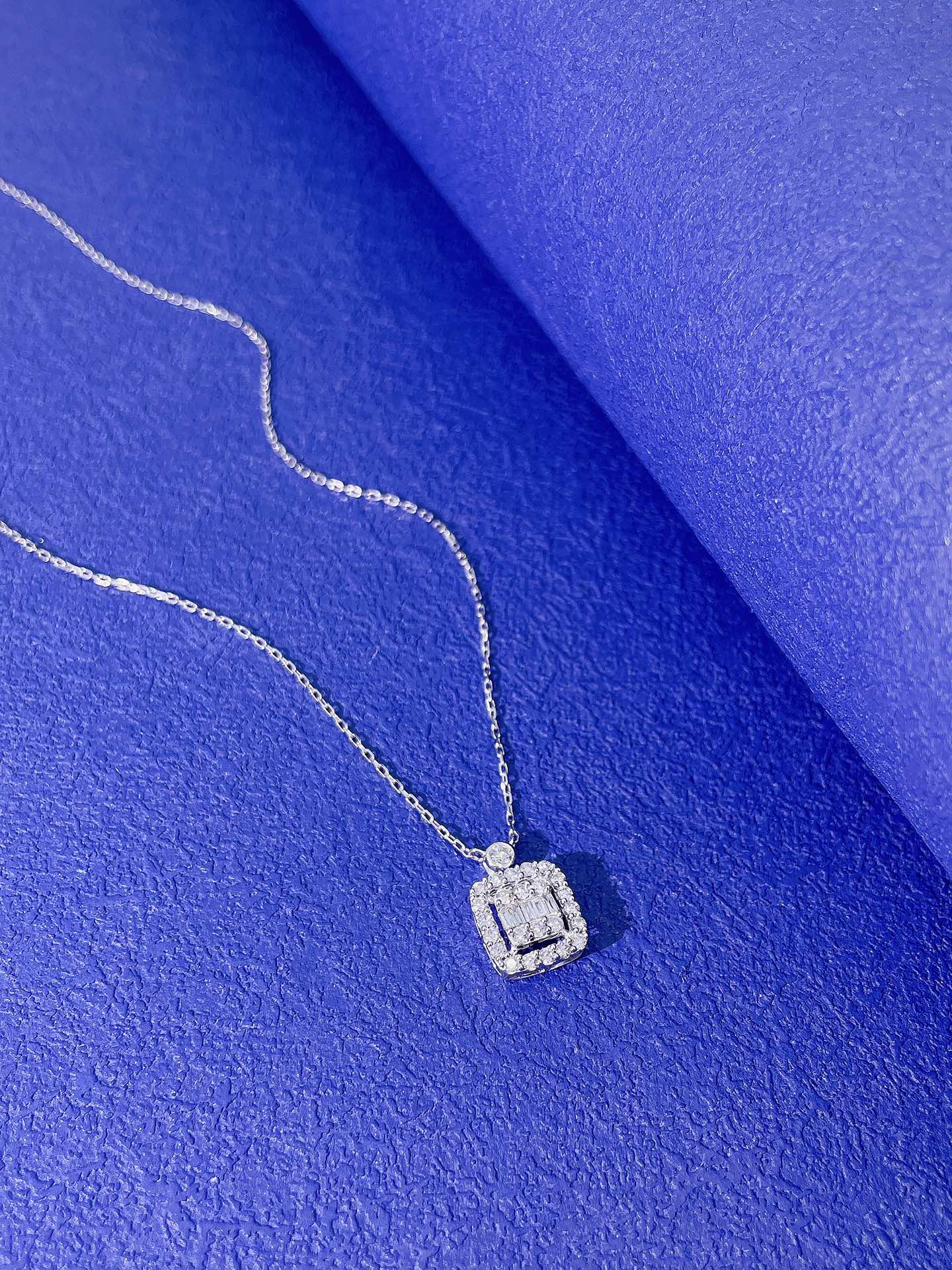 18k Diamond Ice Bubble Necklace - Exquisite Jewelry Piece - White Diamond Necklace