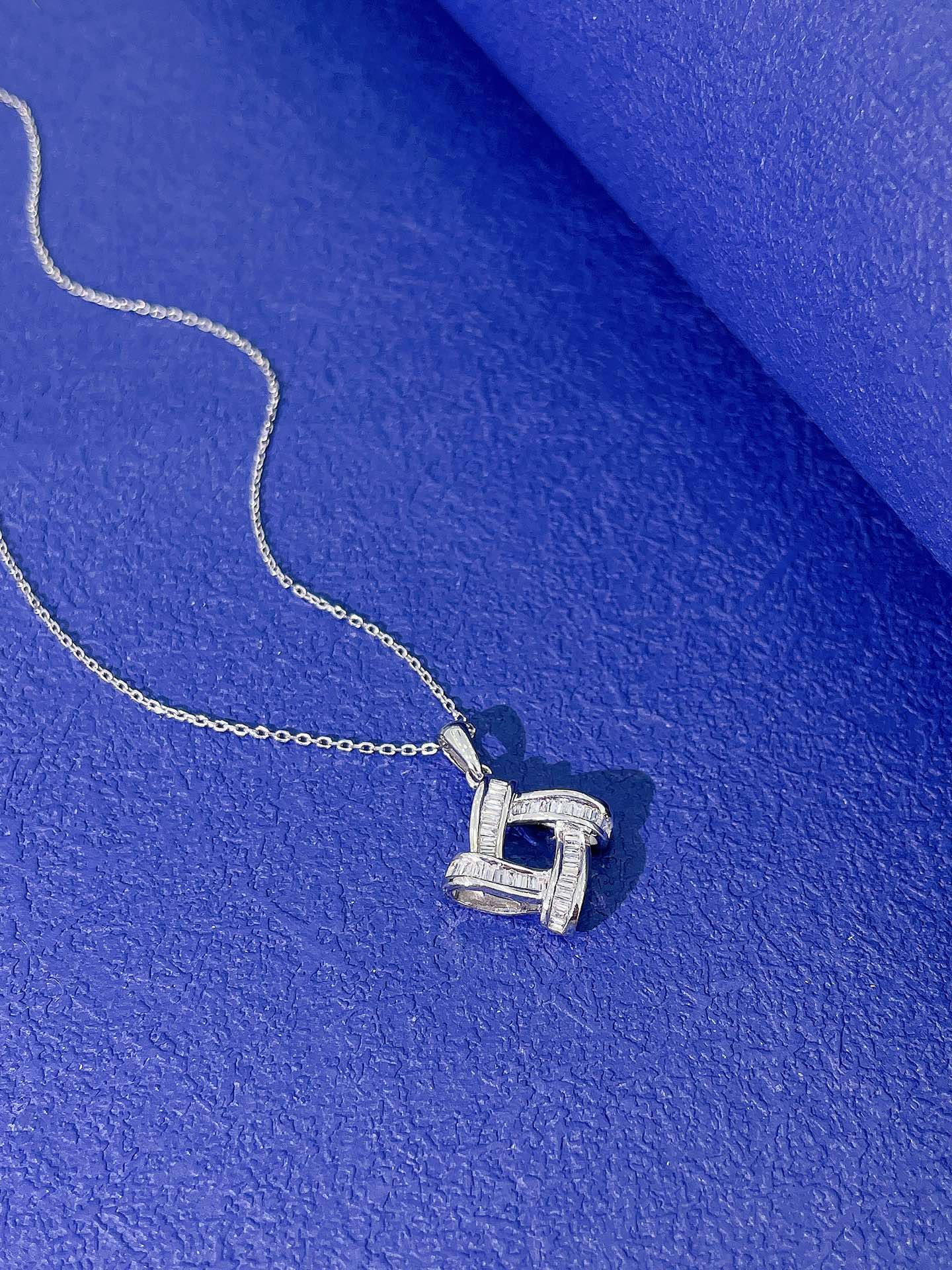 18K Diamond Irregular Quadrilateral Necklace - Unique Jewelry Piece - White Diamond Necklace