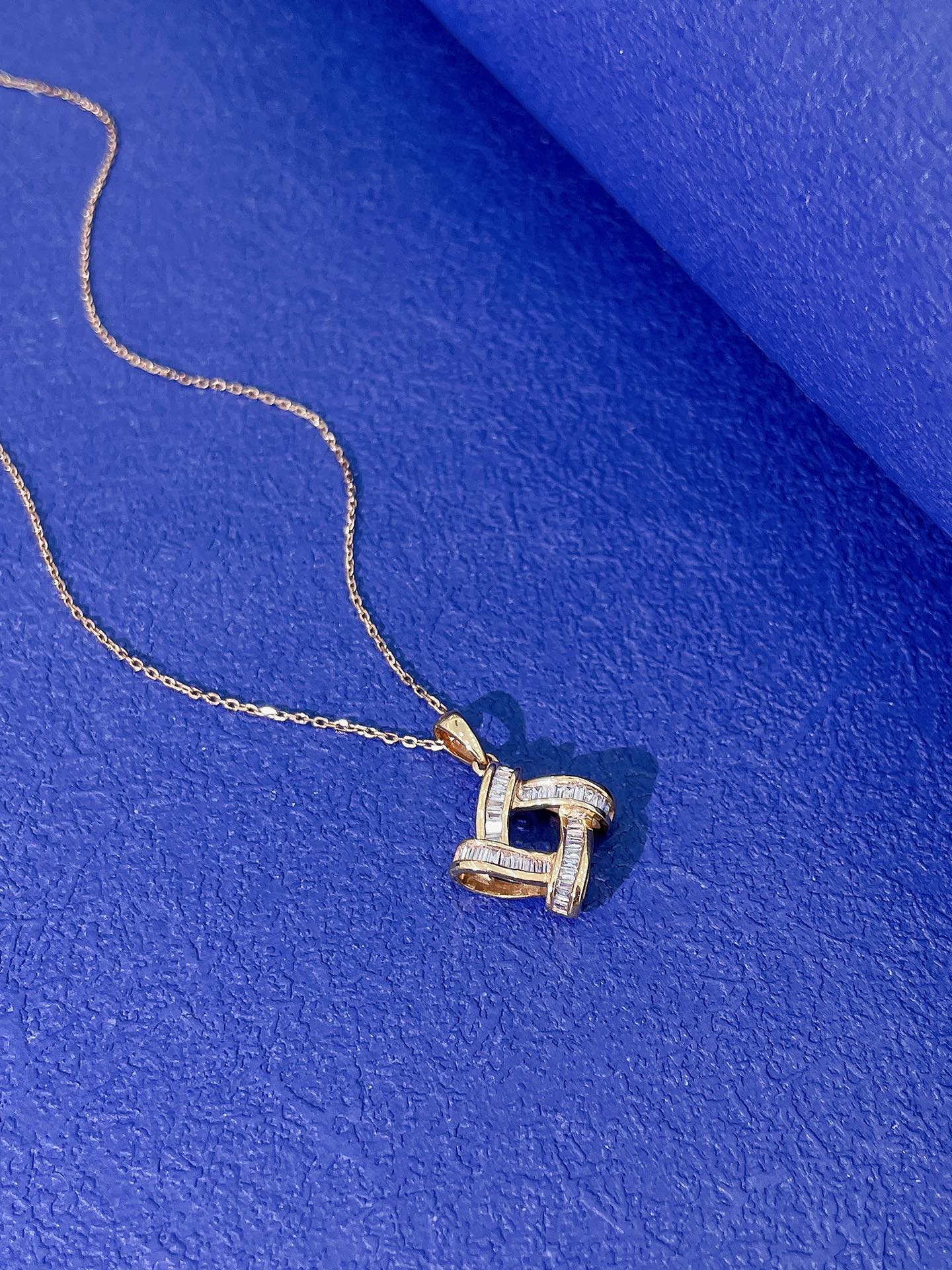 18K Diamond Irregular Quadrilateral Necklace - Unique Jewelry Piece - White Diamond Necklace