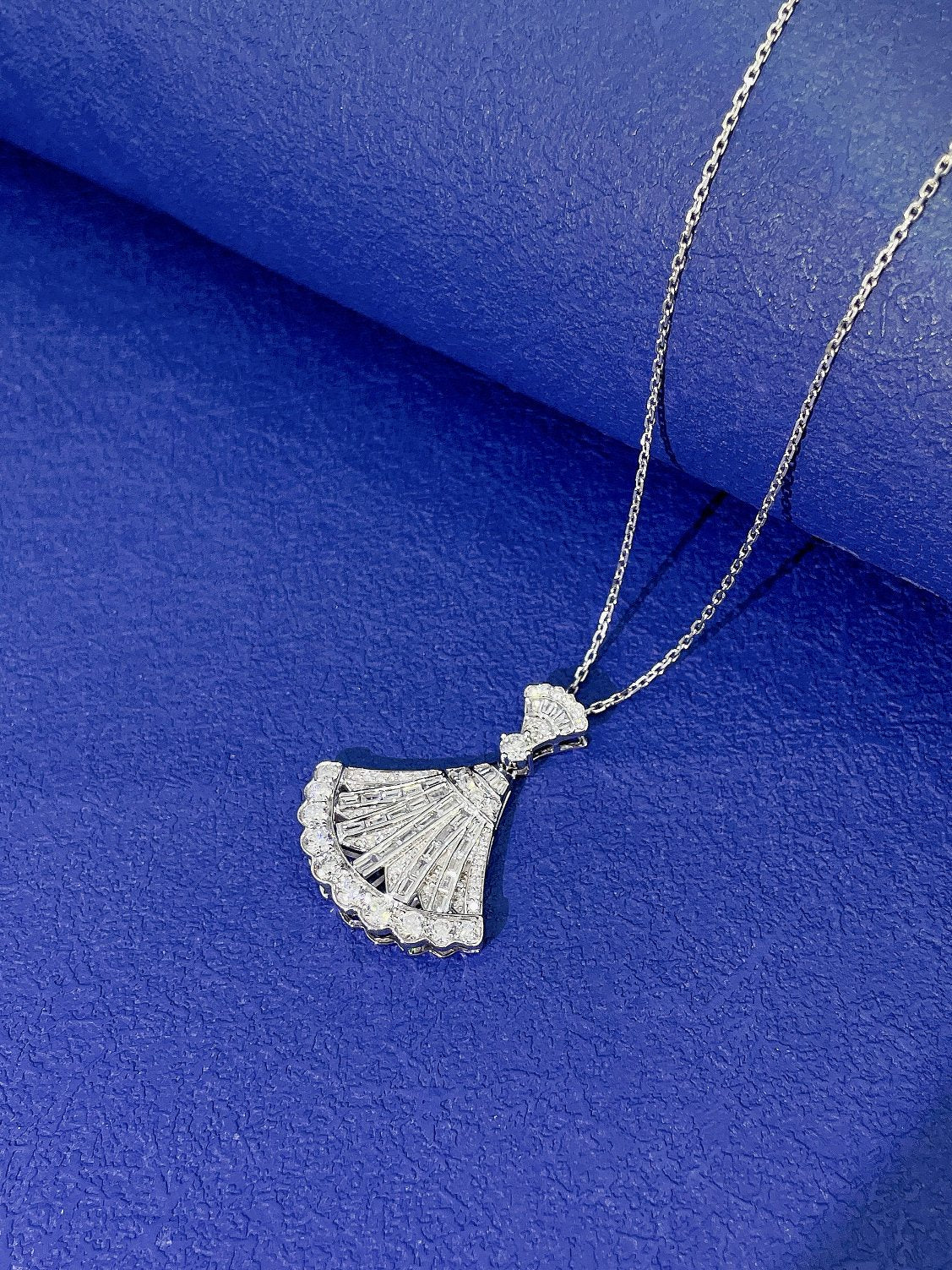 18K Diamond Large Fan Pendant Necklace - White Diamond Necklace