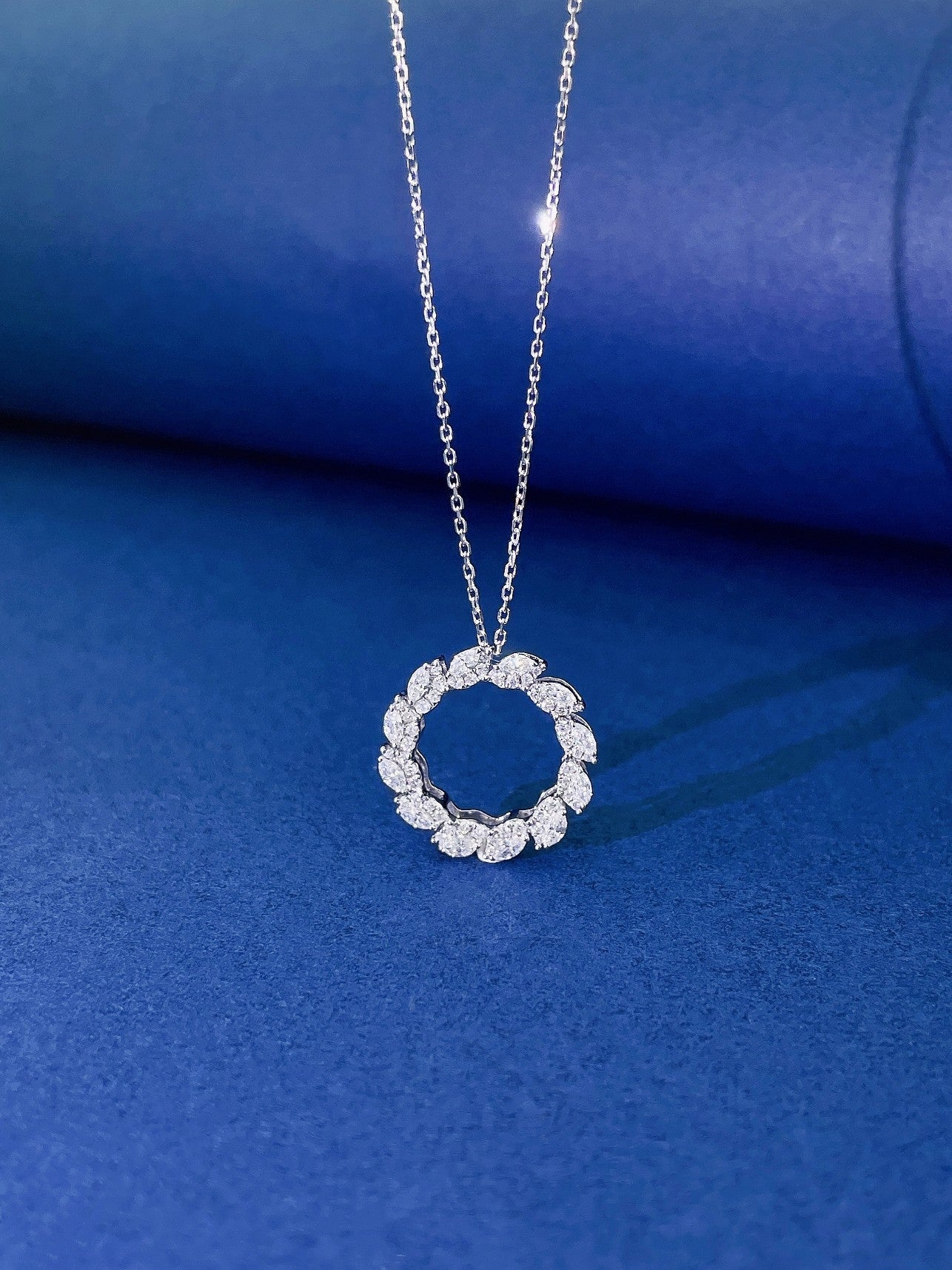 18K Diamond Marquise Circle Necklace - Exquisite Jewelry Piece - White Diamond Necklace