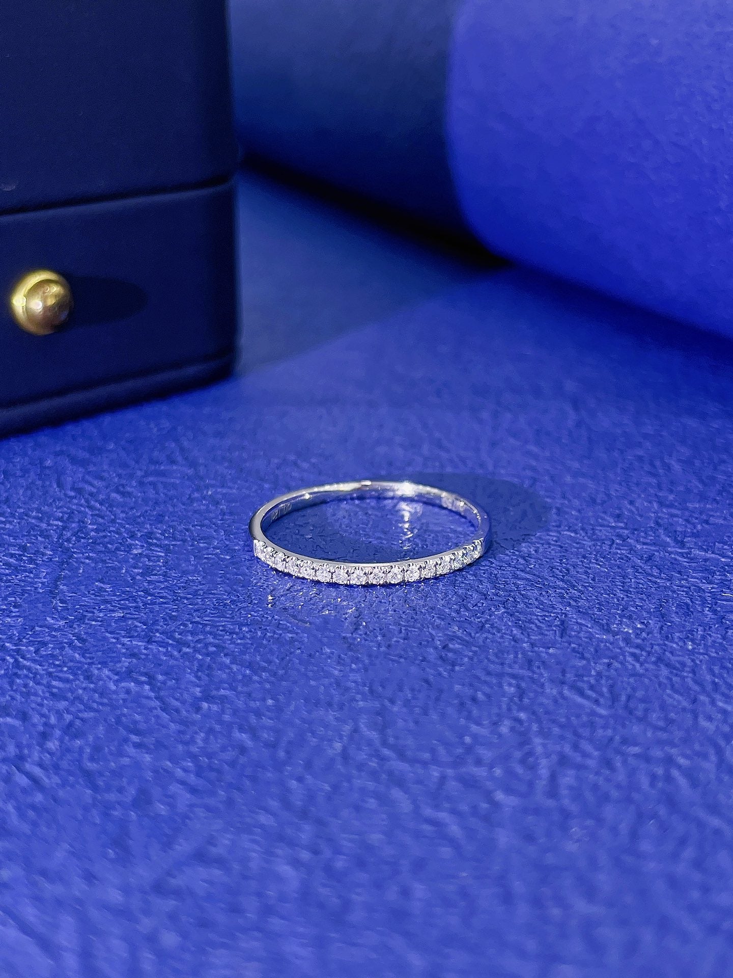 18K Diamond Pavé Ring - Elegant Jewelry Piece - White Diamond Ring
