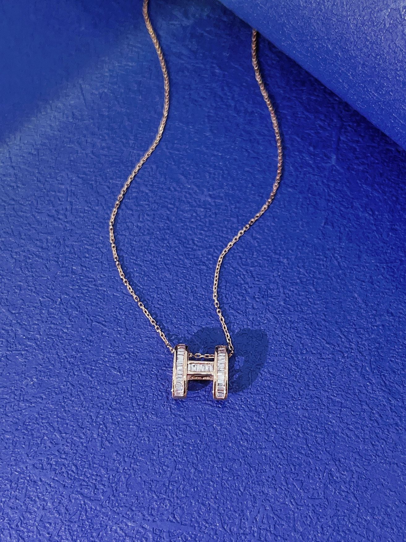 18K Diamond Pendant Necklace - Luxurious Jewelry Piece - White Diamond Necklace
