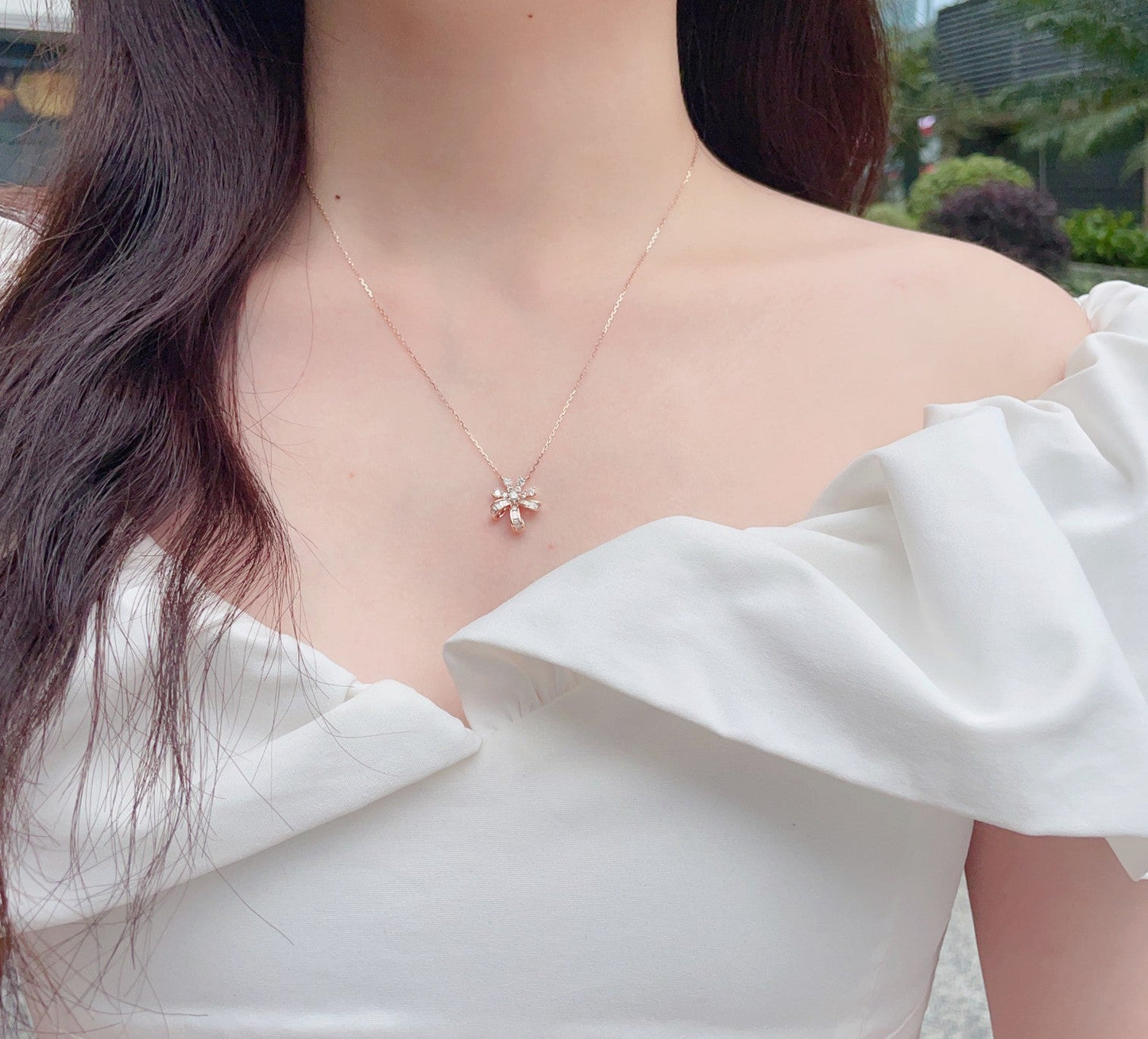 18K Diamond Petal Necklace - Exquisite Jewelry Piece - White Diamond Necklace