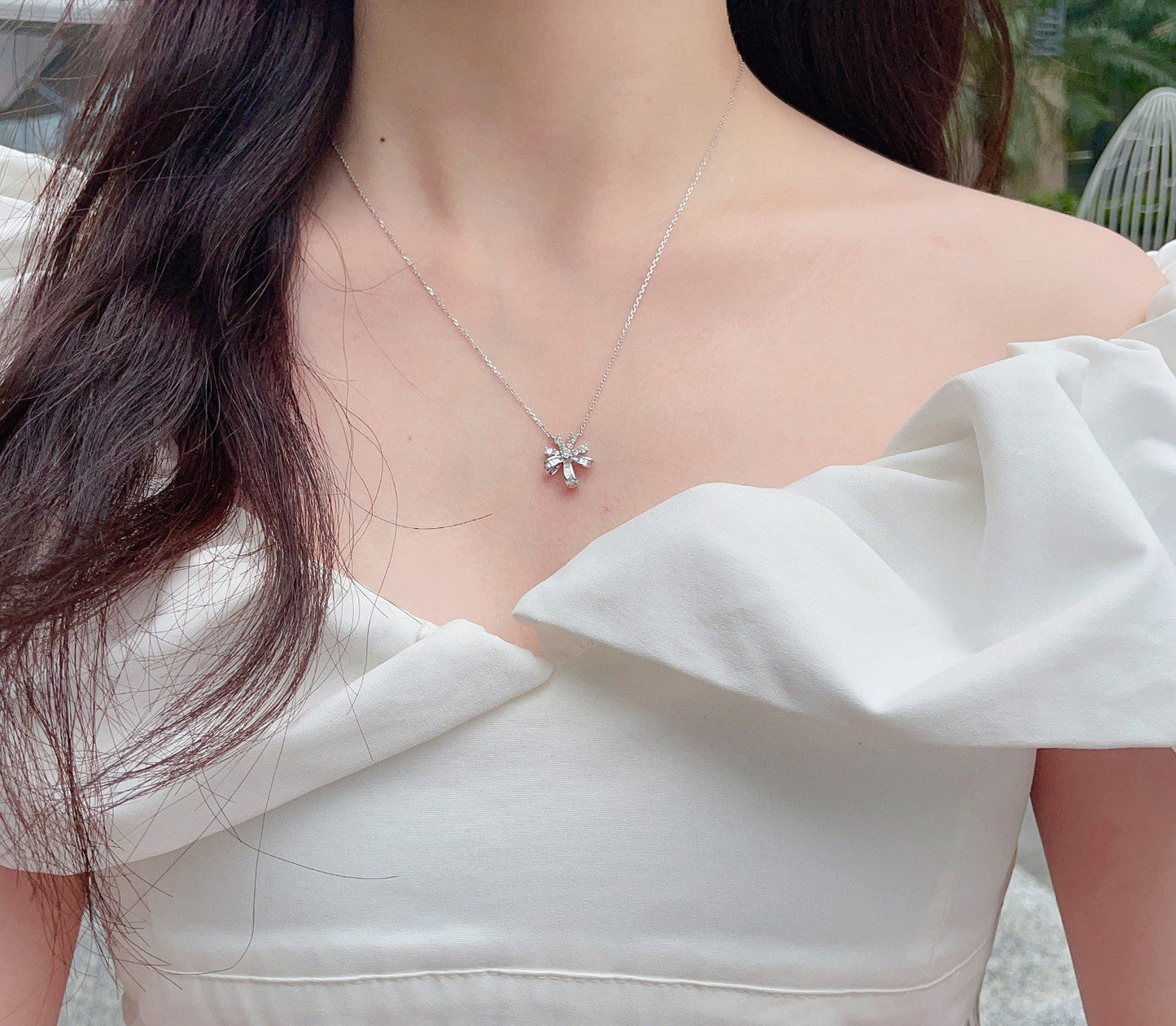 18K Diamond Petal Necklace - Exquisite Jewelry Piece - White Diamond Necklace