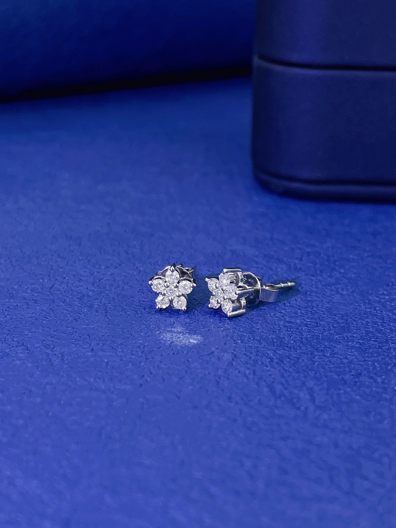 18K Diamond Sunflower Stud Earrings - Jeweler.Jewelry