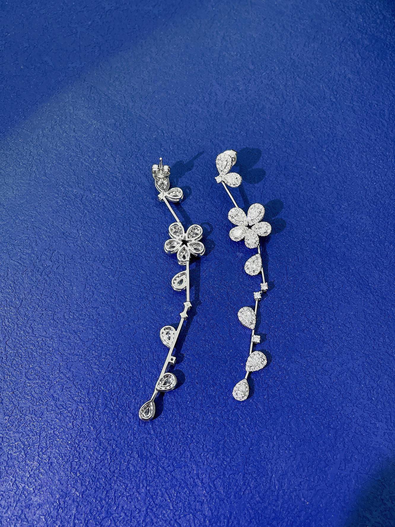 18K Diamond Waterdrop Flower Earrings - Exquisite Jewelry Jeweler.Jewelry