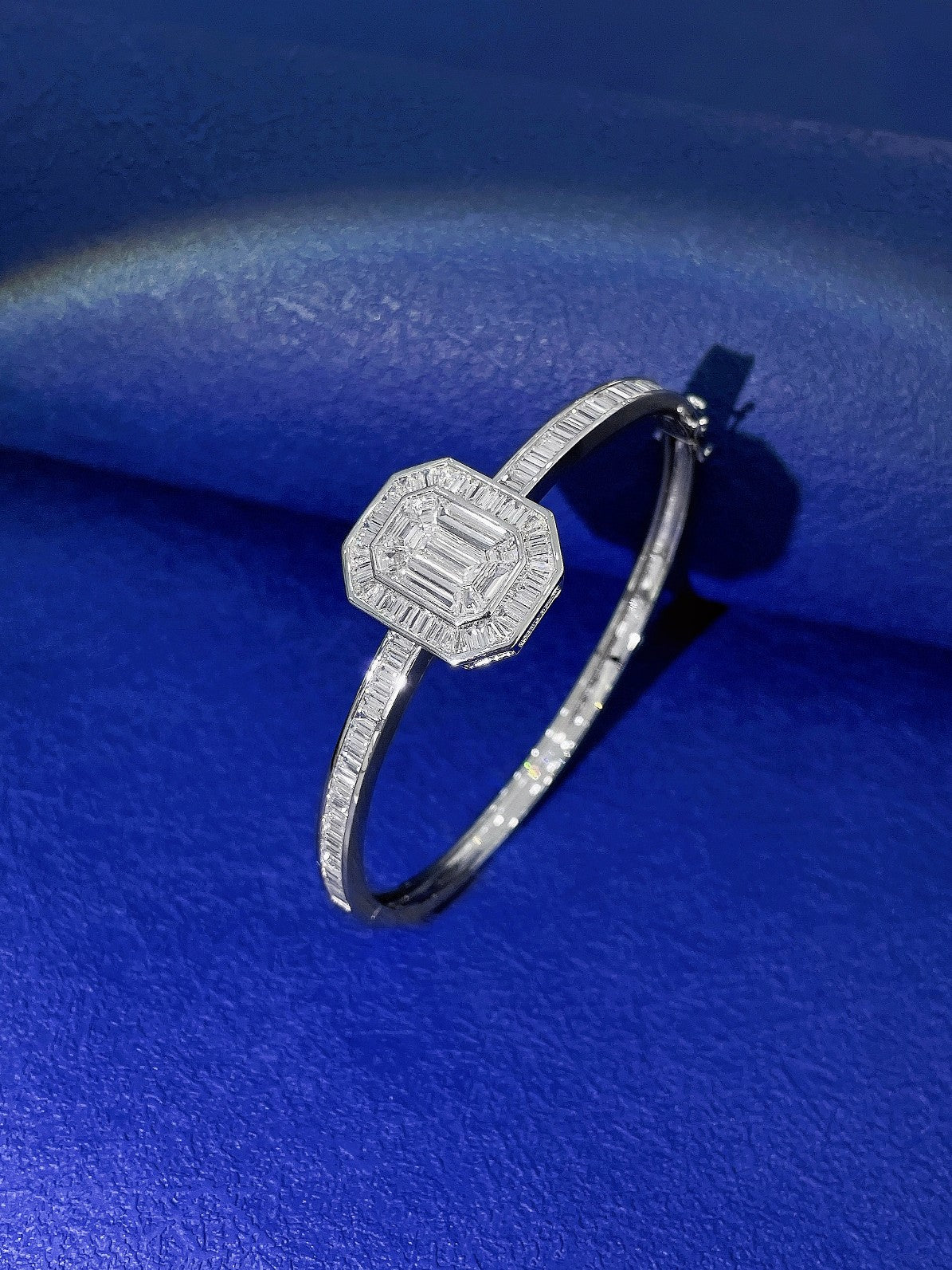 18K Emerald Cut Peridot Bracelet - Exclusive Jewelry Piece - White Diamond Bracelet