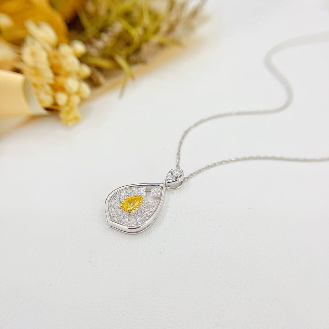 18K Gold Diamond Drop Hollow Pendant Necklace - Luxurious Jewelry - Yellow Diamond Necklace