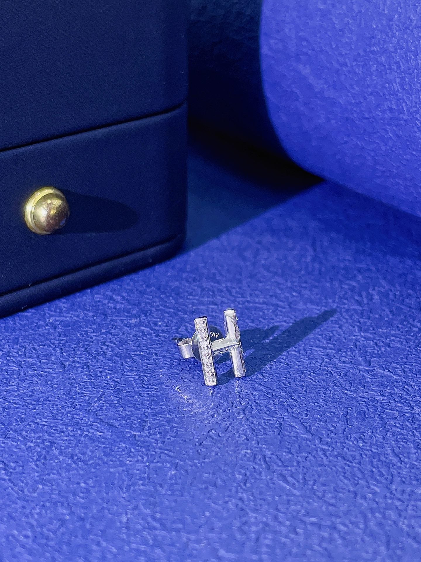 18K Gold Diamond H-shaped Mini Earrings - Luxury Jewelry - Jeweler.Jewelry