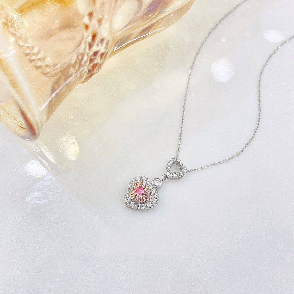 18K Pink Diamond Heart-Shaped Clasp Jewelry Necklace - Pink Diamond Necklace