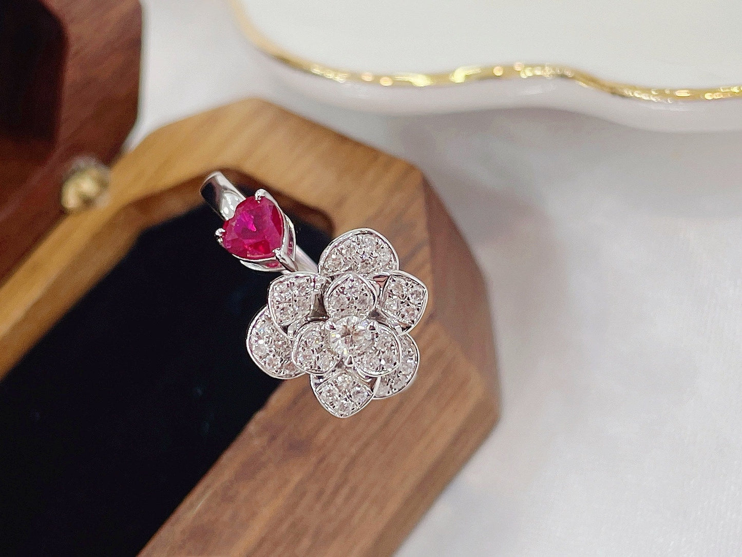 18K Red Gemstone Heart-shaped Piaget Flower Ring - Luxurious Jewelry - Red Treasure Ring