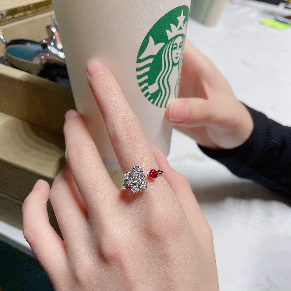 18K Red Gemstone Heart-shaped Piaget Flower Ring - Luxurious Jewelry - Red Treasure Ring