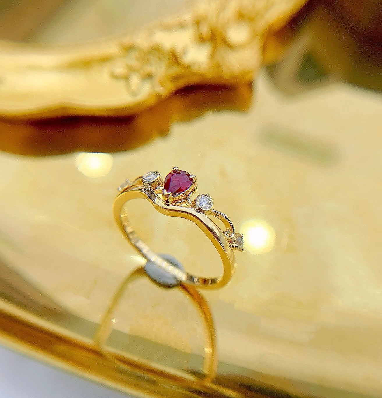 18K Red Gemstone Waterdrop Crown-Shaped Ring - Luxurious Jewelry Collection - Red Treasure Ring