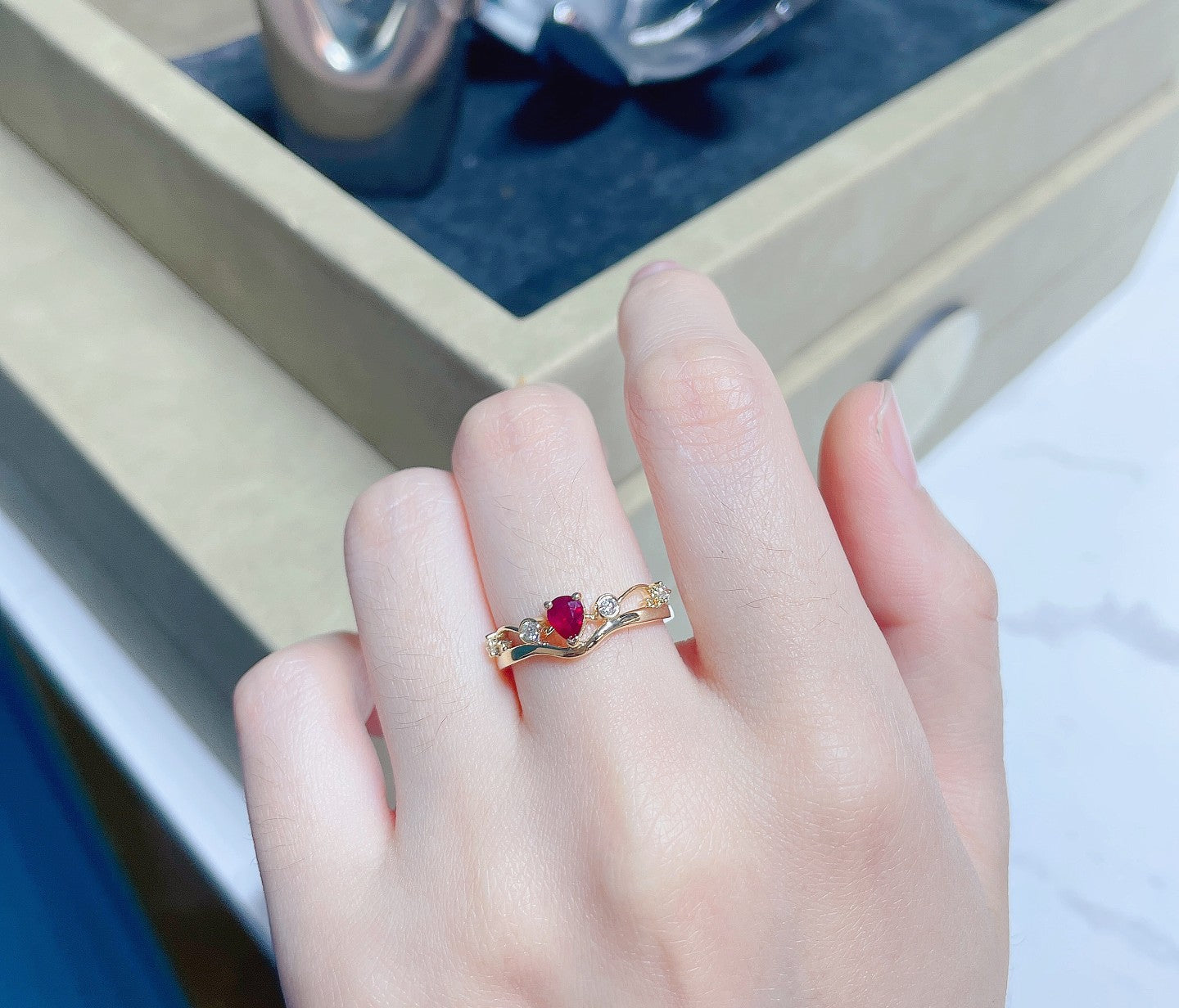 18K Red Gemstone Waterdrop Crown-Shaped Ring - Luxurious Jewelry Collection - Red Treasure Ring