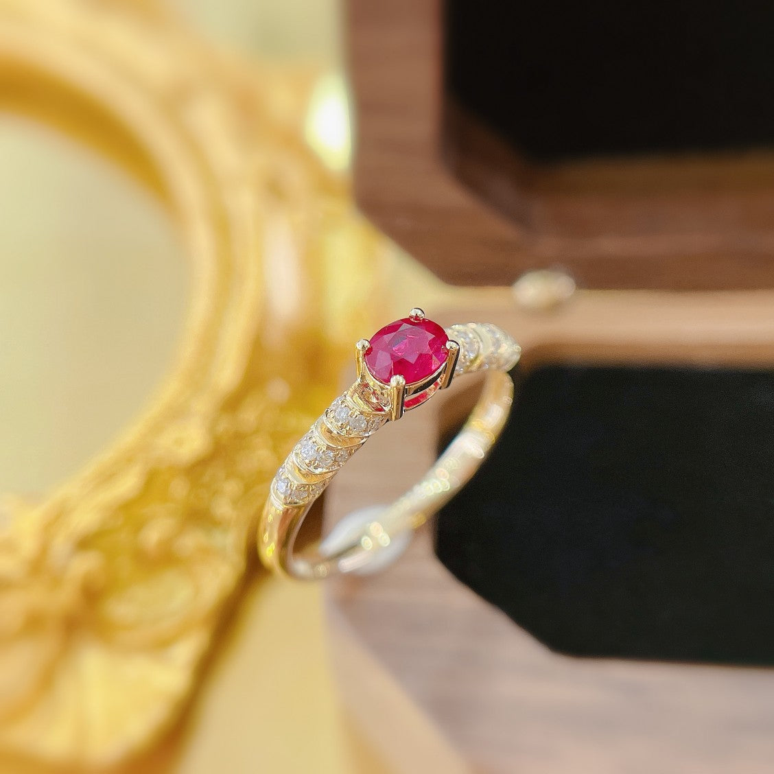 18K Rose Gold Elliptical Exquisite Hollowed-Out Ring with Gemstones - JZ022-C - Red Treasure Ring