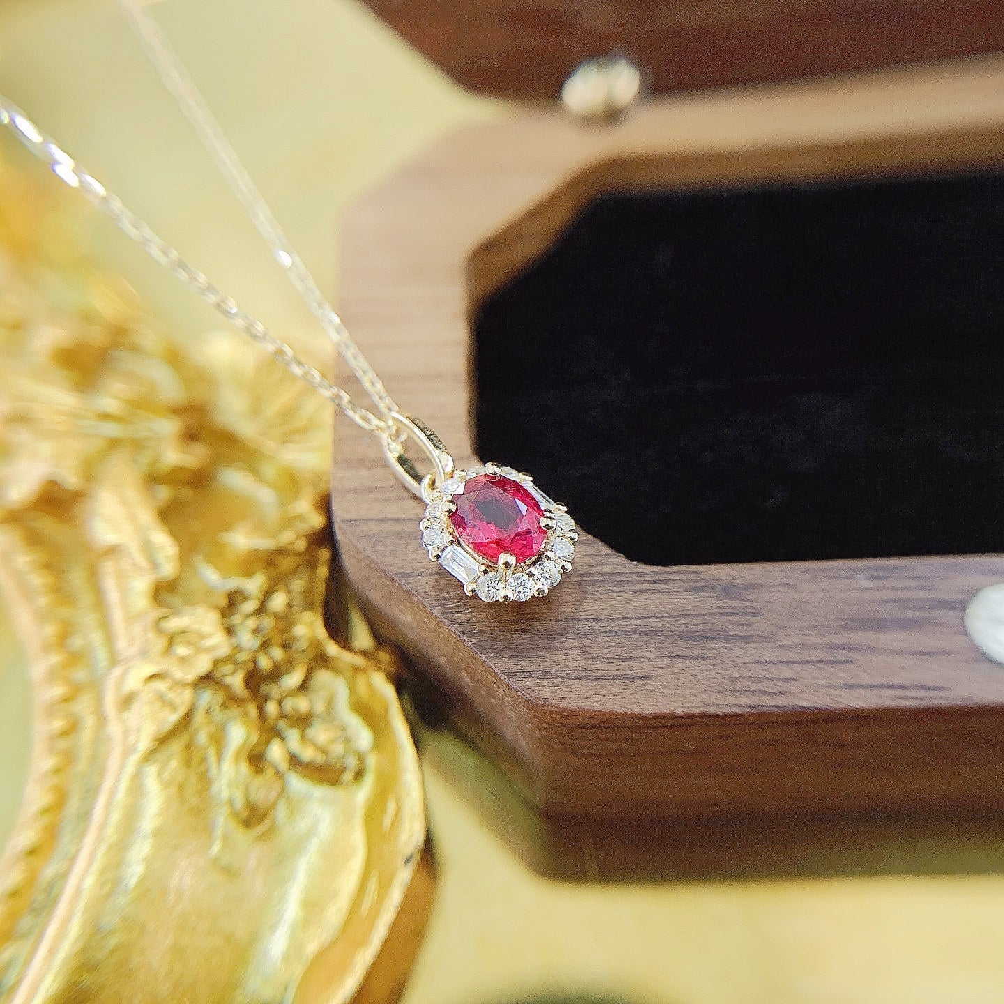 18K Rose Gold Elliptical Trapezoid Shaped Jewelry with Ruby and Diamond - Elegant Necklace - Red Treasure Necklace