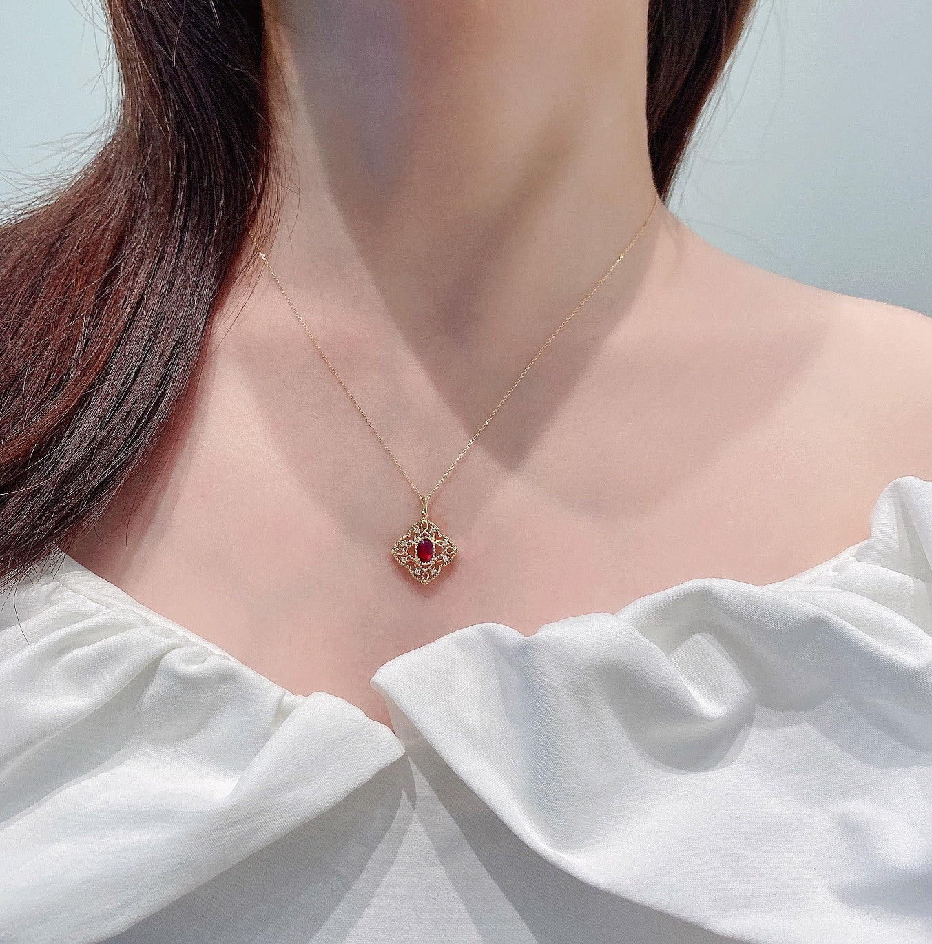 18K Rose Gold Oval Diamond Lace Necklace - Elegant Jewelry Piece - Red Treasure Necklace