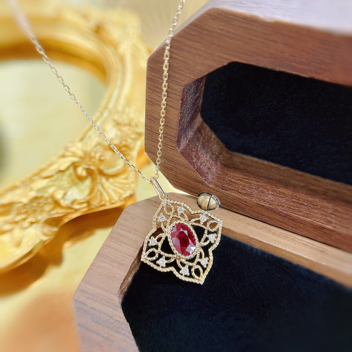 18K Rose Gold Oval Diamond Lace Necklace - Elegant Jewelry Piece - Red Treasure Necklace
