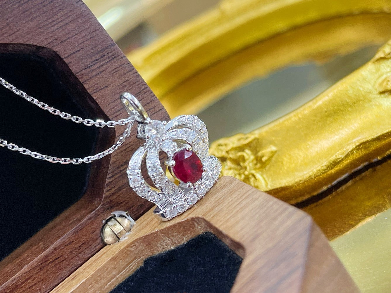 18K Rose Gold Oval Ruby Crown Necklace - Luxurious Jewelry Piece - Red Treasure Necklace