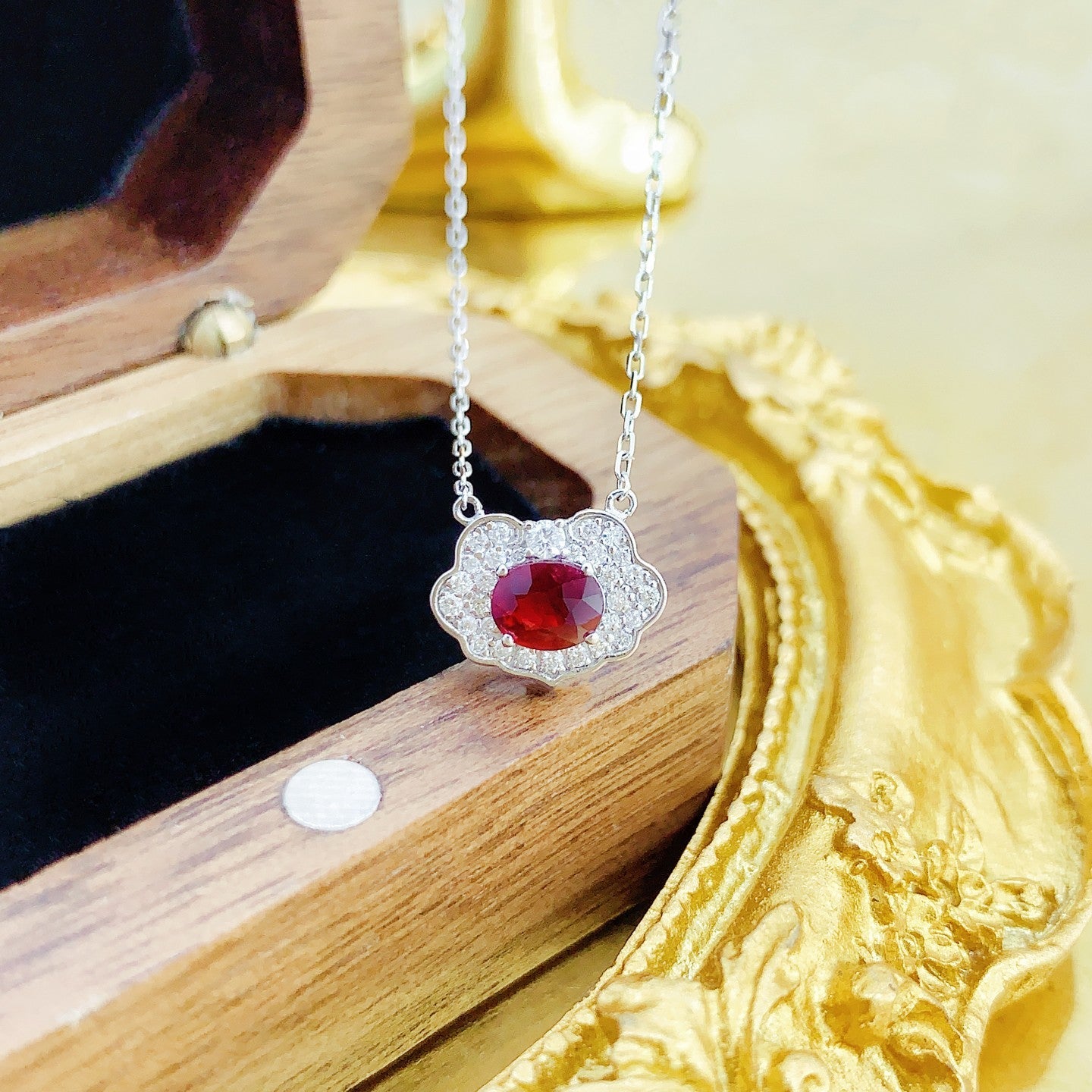 18K Ruby如意Jewelry Necklace with Intricate Design - Red Treasure Necklace