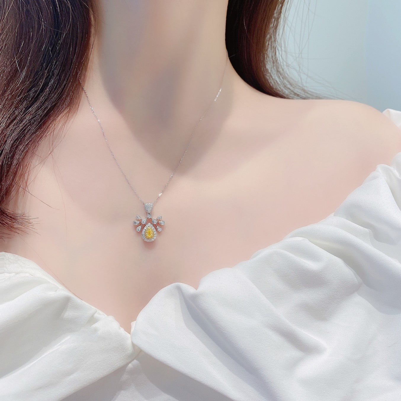 18K Yellow Gold Diamond Drop Peacock Pendant Jewelry - Yellow Diamond Necklace