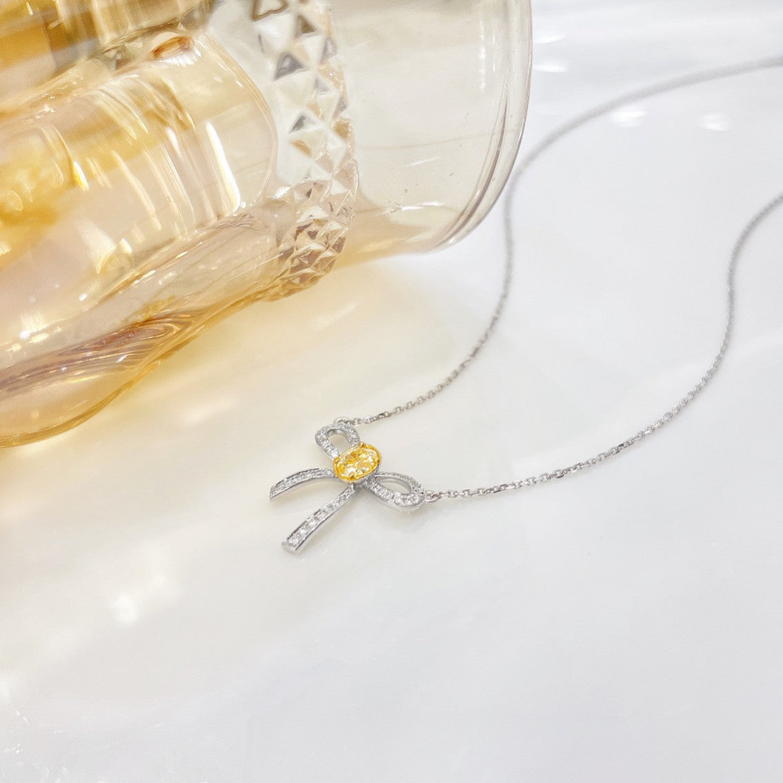 18K Yellow Gold Diamond Elliptical Bowknot Necklace - Elegant Jewelry Piece - Yellow Diamond Necklace