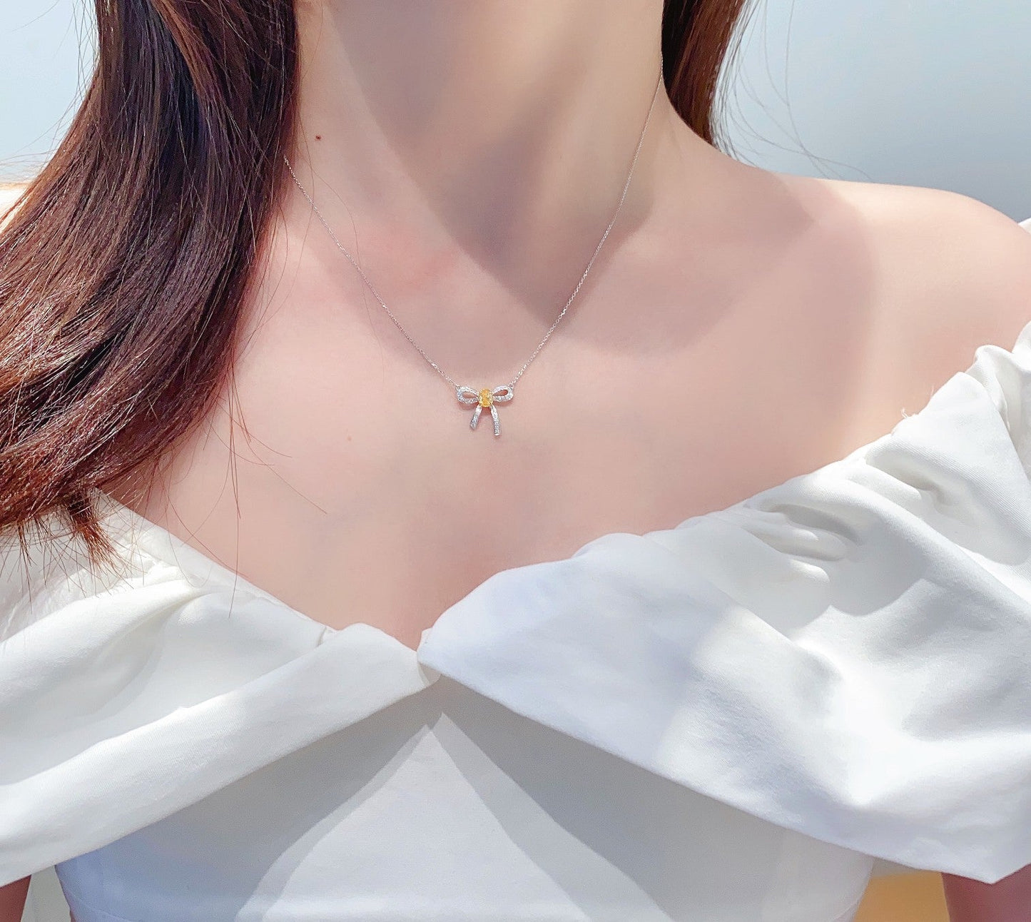 18K Yellow Gold Diamond Elliptical Bowknot Necklace - Elegant Jewelry Piece - Yellow Diamond Necklace