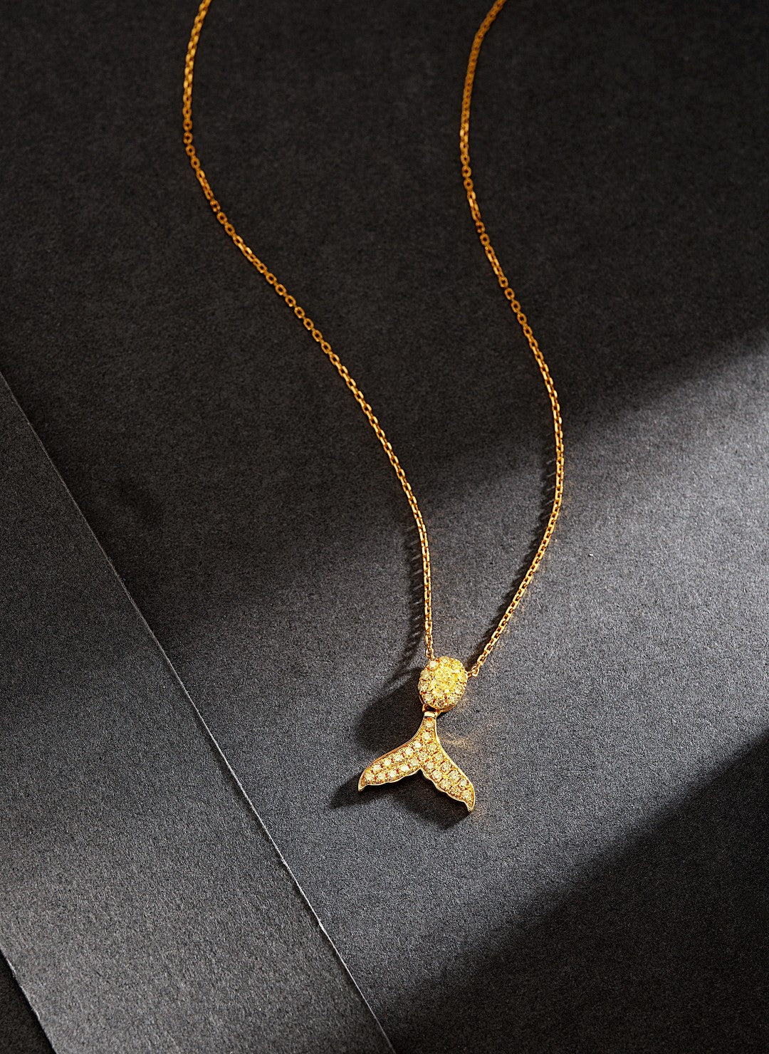 18K Yellow Gold Diamond Mermaid Necklace - Luxurious Jewelry Piece - Yellow Diamond Necklace